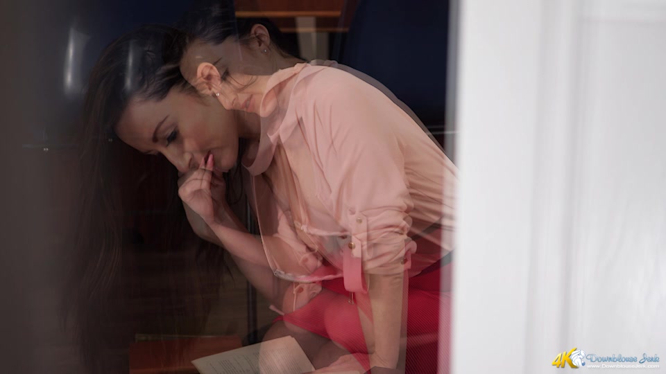 Sophia Smith in I Know You're There - DownblouseJerk