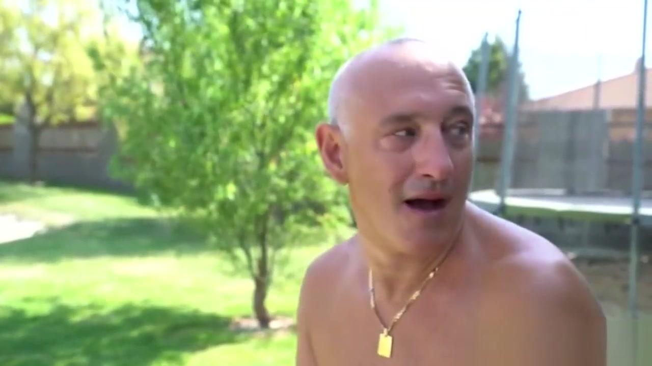 Horny old man bangs a curvy blonde vixen