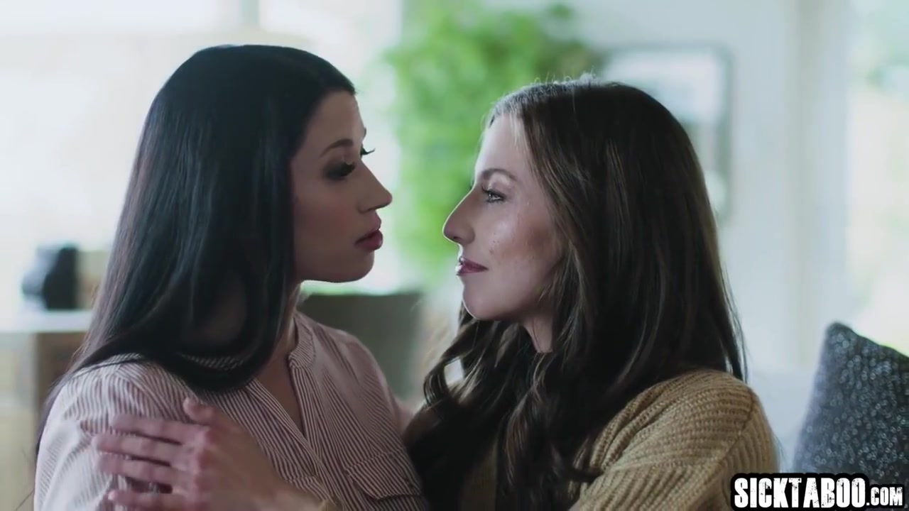Spencer Bradley And Alex Coal In Wet Brunette Milf Tribbing With Hot Lesbian Milf