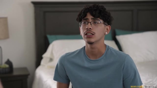 Youre In Good Hands - S2:E9 - Momlover