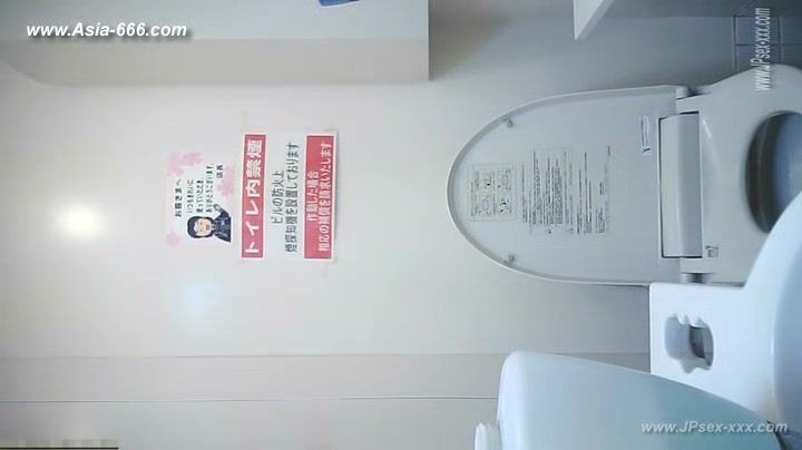 peeping asian office lady go to toilet.5