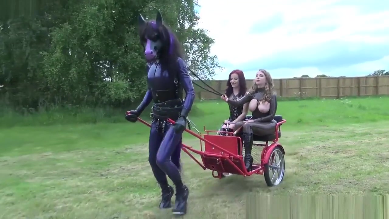 TheEnglishMansion - Stables - Rubber Horse Drawn Cart