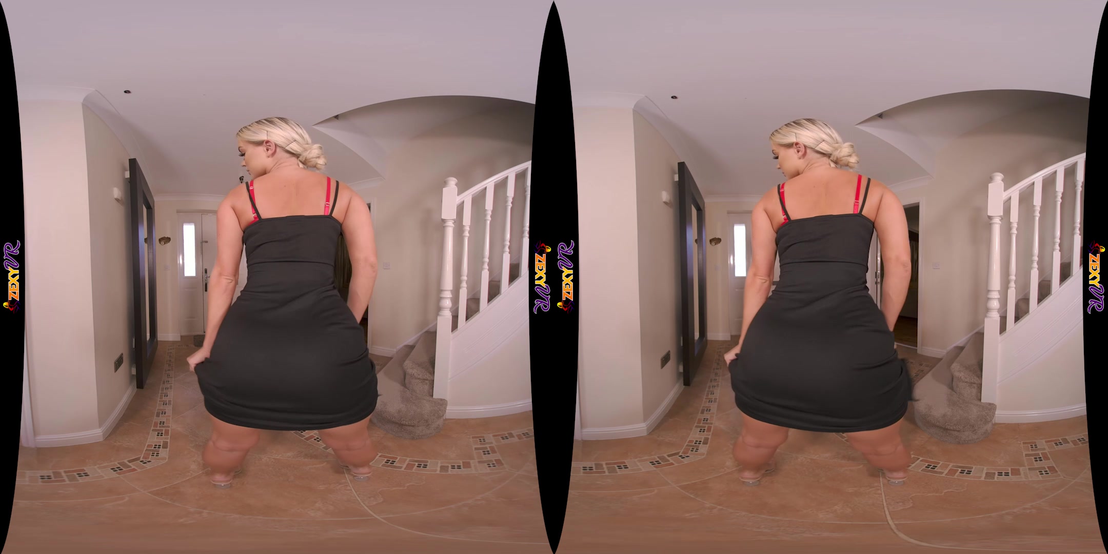 Sexy & Seductive featuring Louise - ZexyVR