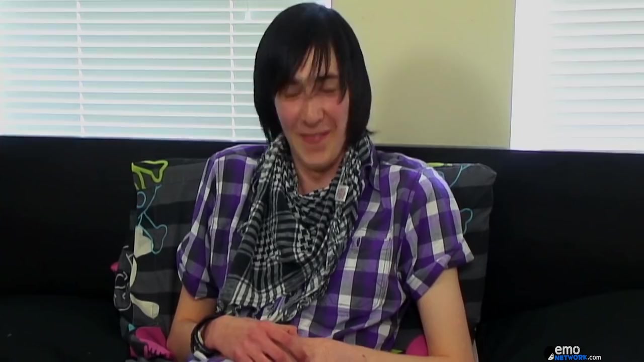 Horny Wanker Got His Face Cum Covered With Andy Roberts