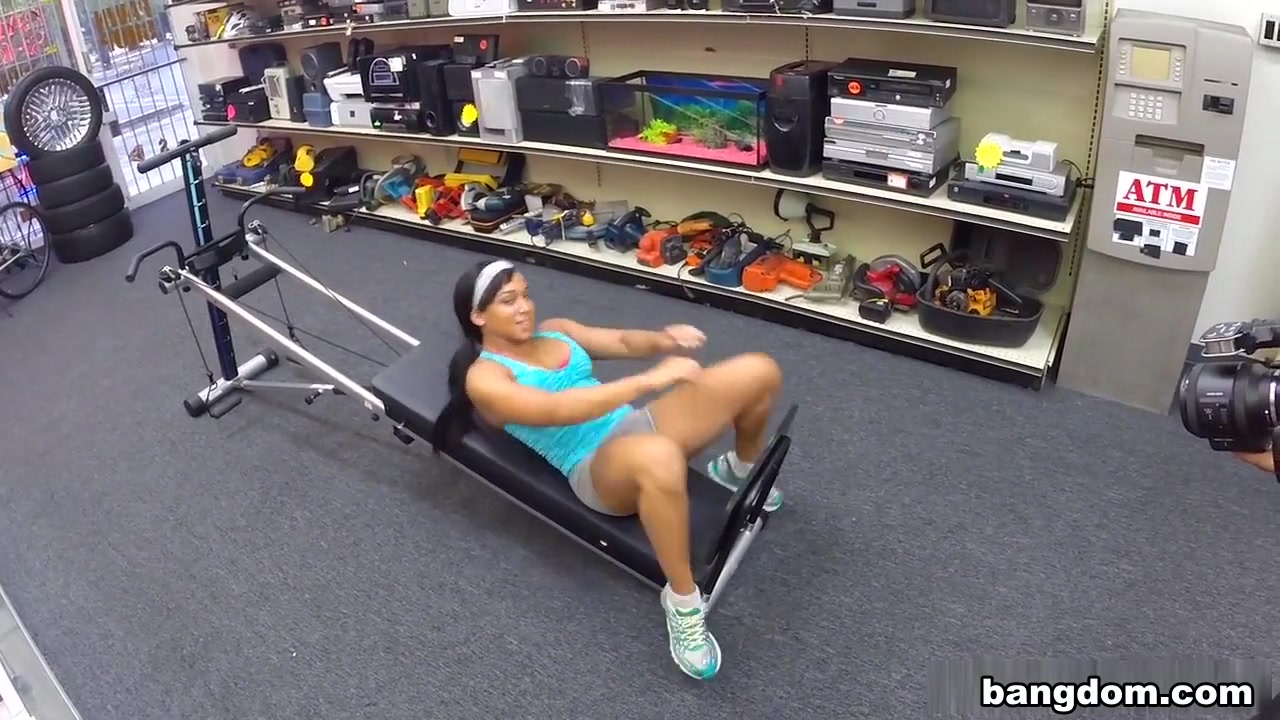 Muscular Chick Spreads Eagle For Cash!
