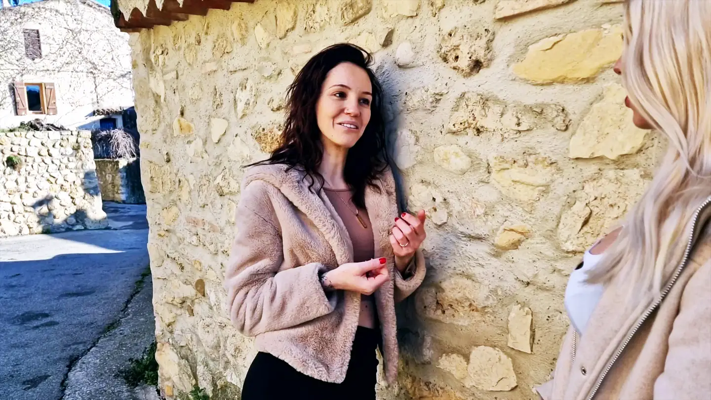 Cataleya, 28, sales assistant in Nantes! - Jacquie et Michel TV