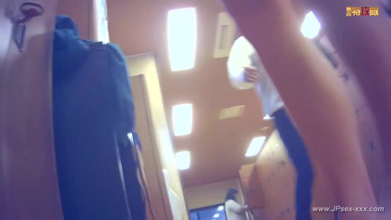 japanese public bathroom changeroom.***