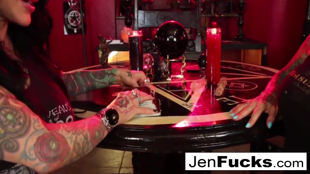 Two Friends Put A Spell On Each Other And Fuck 6 Min - Jen Hexxx And Sarah Jessie