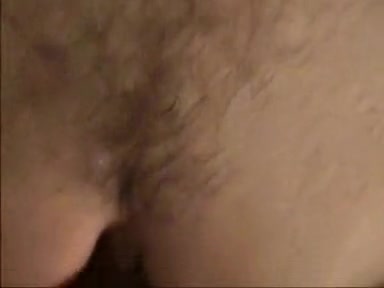 Lad fucks hairy pussy in close-up homemade vid
