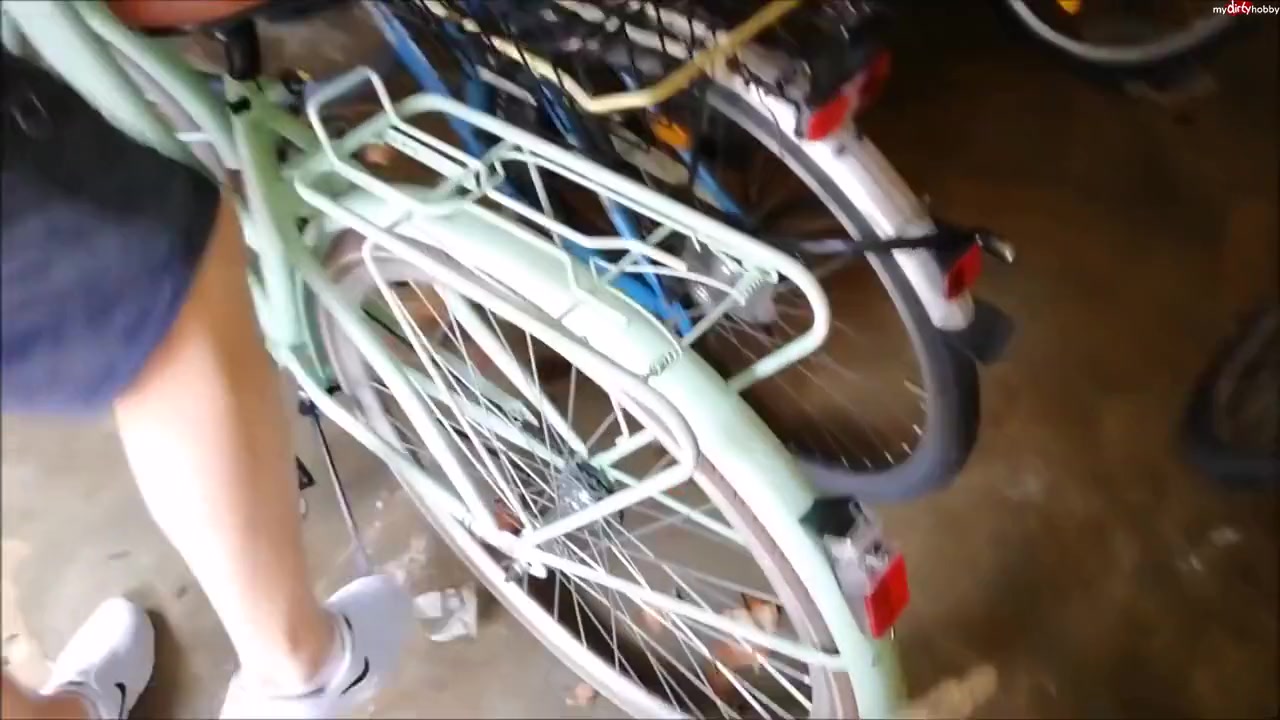Im Fahrradkeller... Na Und! - Lilli Vanilli