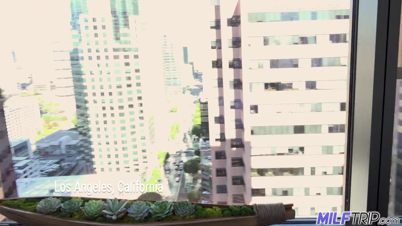 Pepper's MILF Hotel-Fuck - MilfTrip