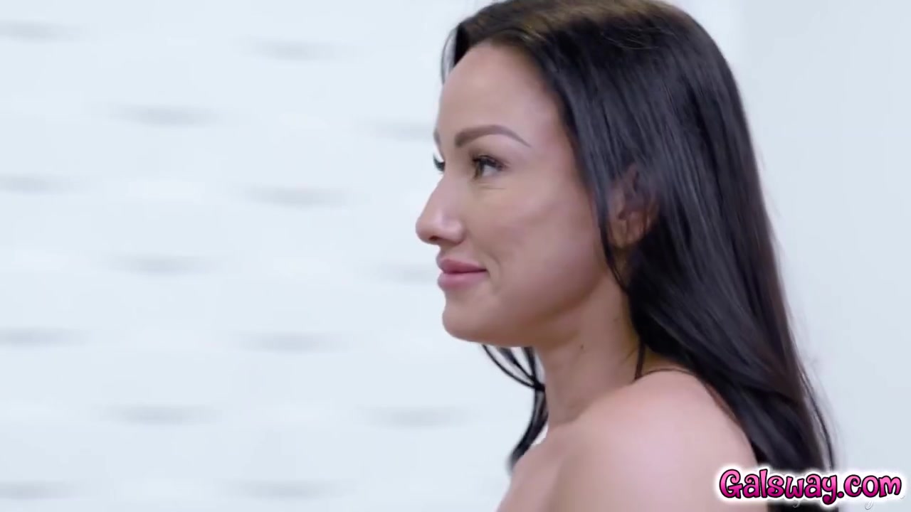 And Making Love Inside The Shower With Jennifer White And Blaire Ivory