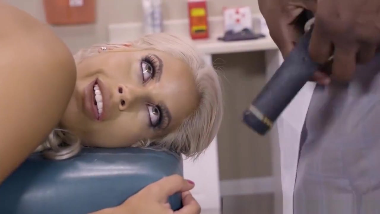 Brazzers - Doctor Adventures - The Butt Docto