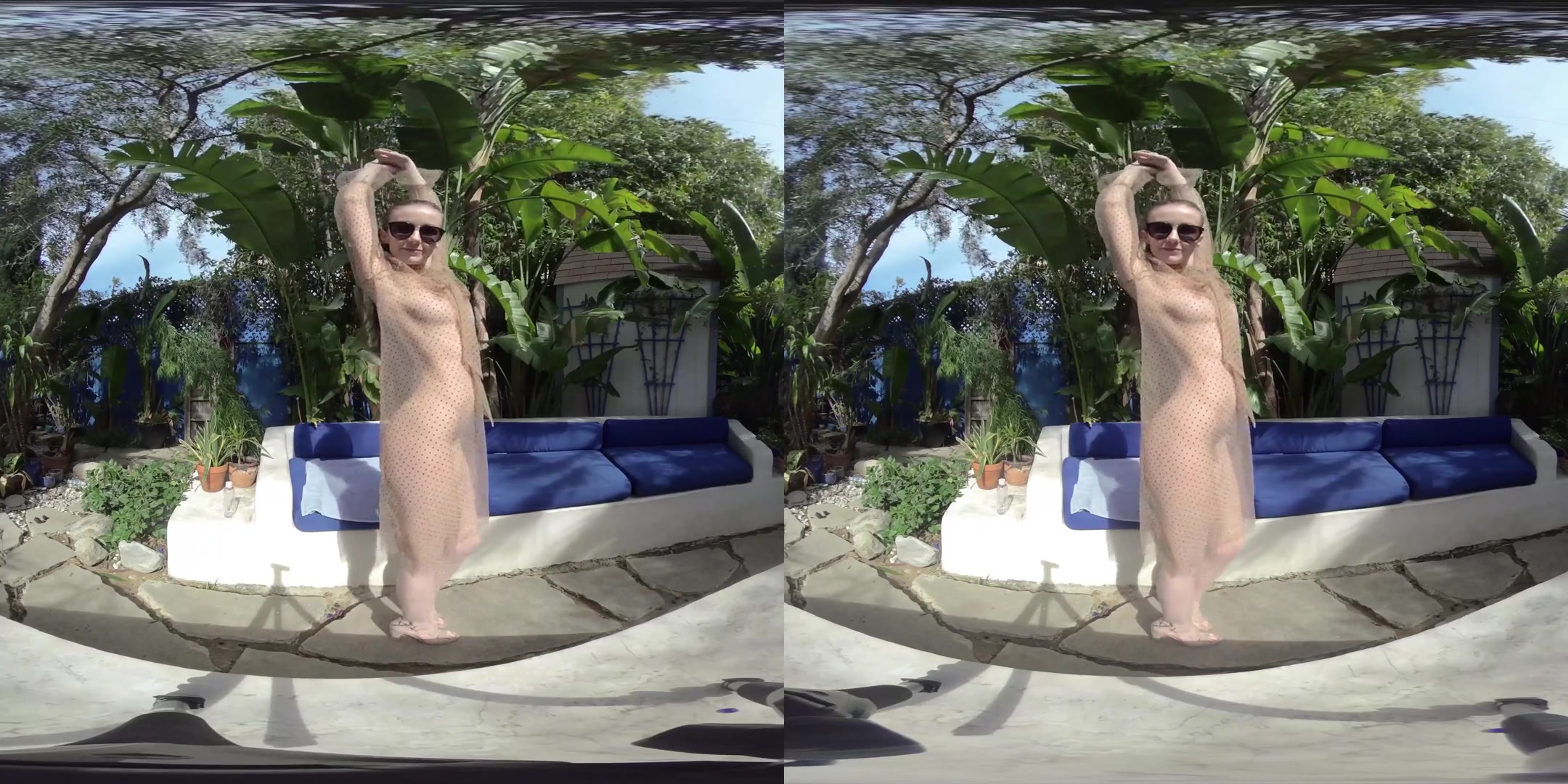 Oasis - Amazing Amateur Star Emily Bloom Outdoor Solo