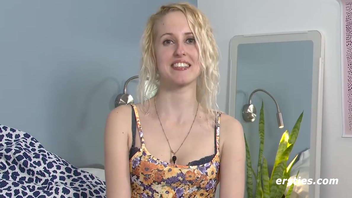 Katzchen Callisto Spielt Mit Dildo