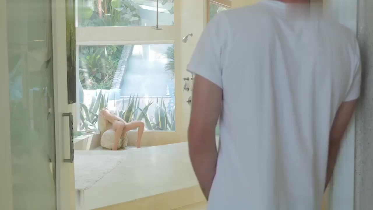 Free Use Of Blonde Girl In The Shower Let The Big Cock Stre