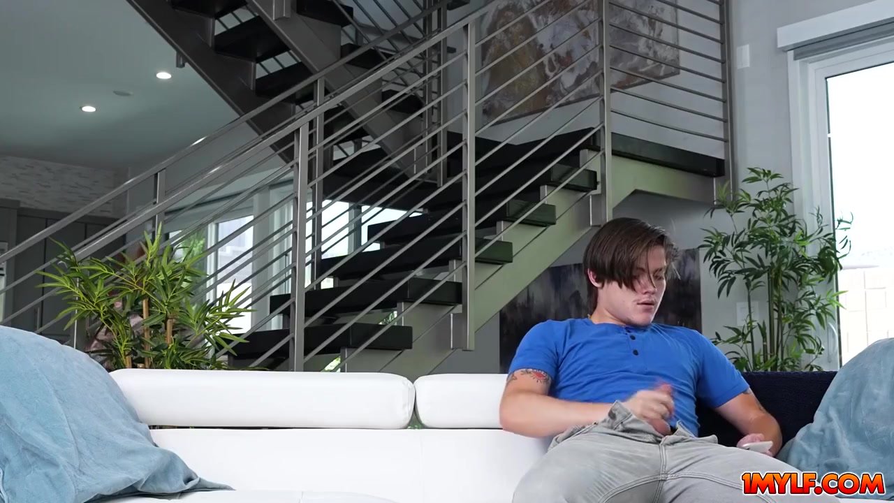 Ariel Darling In Stepmom Loves Getting Fucked By Stepson