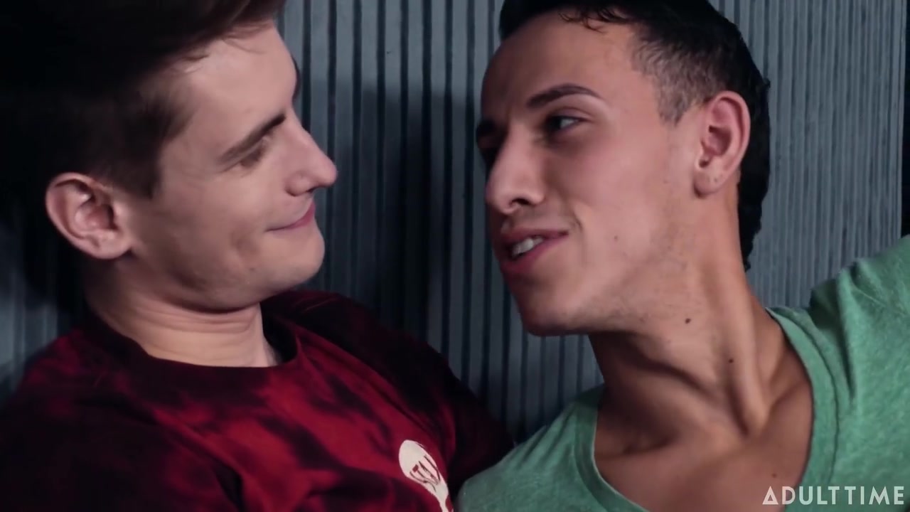 Des Irez And Trevor Harris In Kiss Me / Fuck Me: Blonde And Tatted