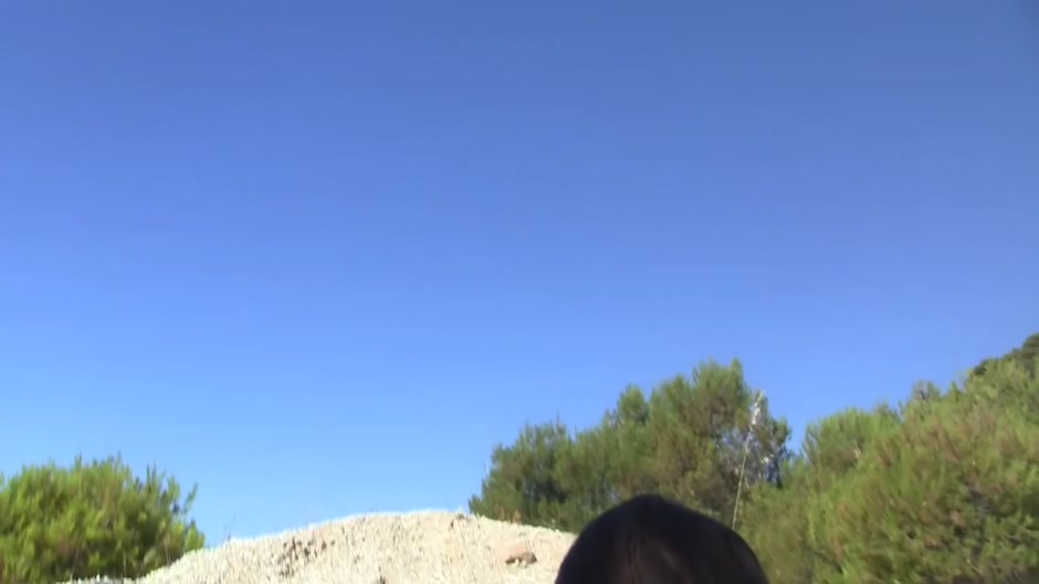 Leila in amateur girl kissing and jerking a massive dong