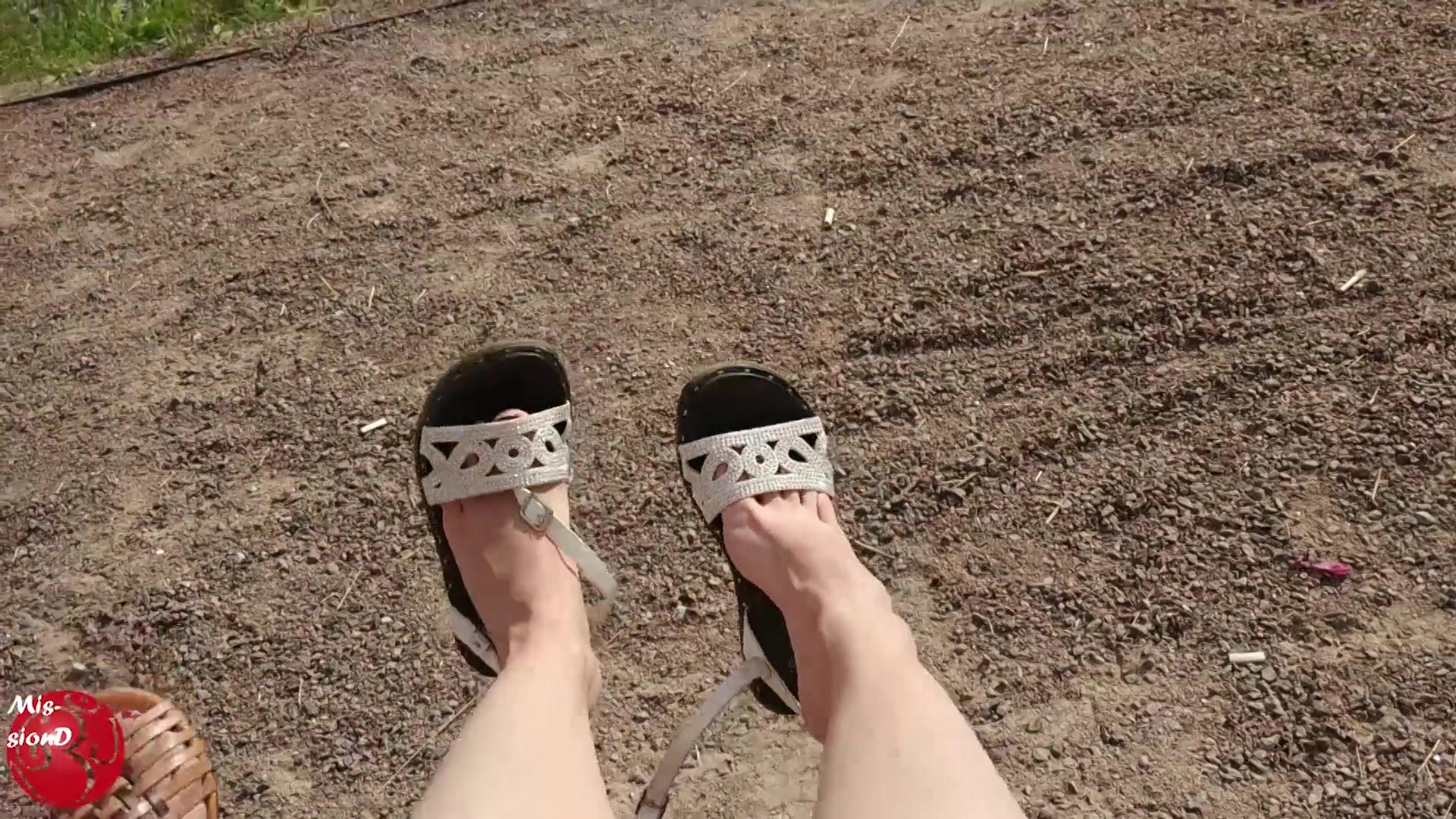 Summer Bench Foot - Sex Movies Featuring Findom Goaldigger