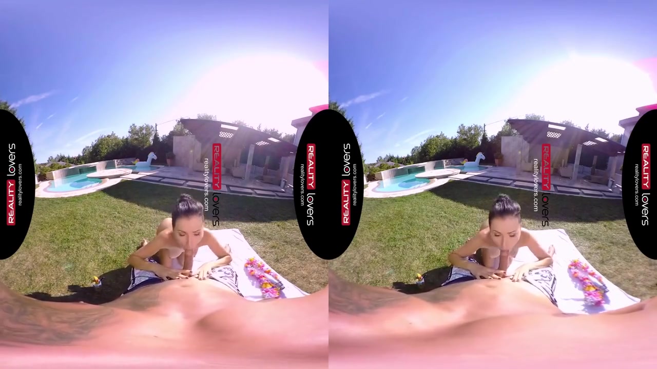 Sasha Rose - Garden Fun With Vr