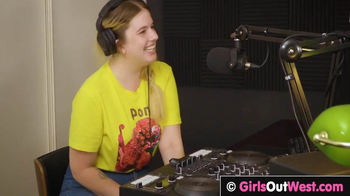 Chubby Busty Girl Licks Hairy Pussy And Ass In The Studio