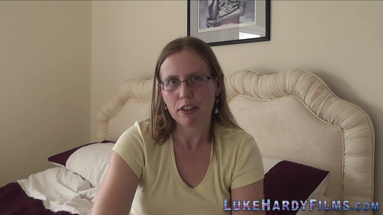 Blonde brit in glasses gobbles and rides