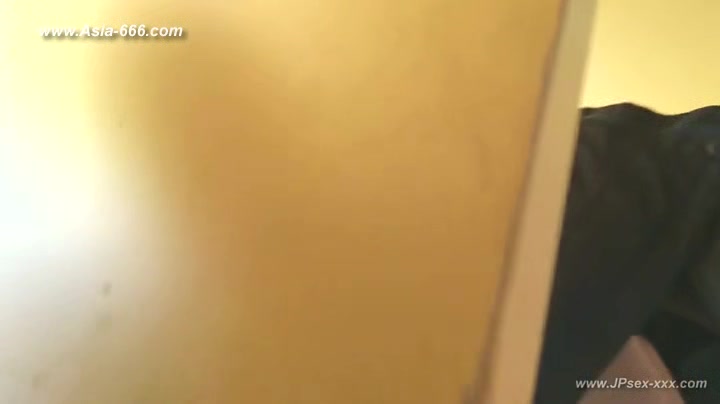 chinese girls go to toilet.97