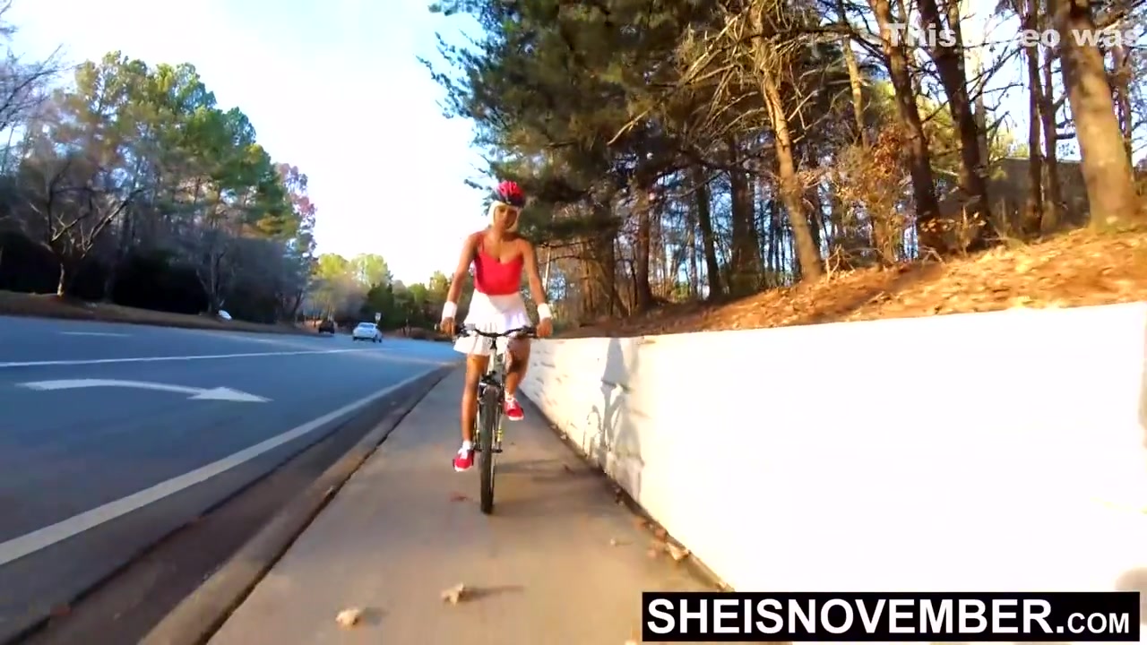 Prettiest Buns Flashed While Cycling Outdoors Sexy Babe Reveals Tight Wedgie