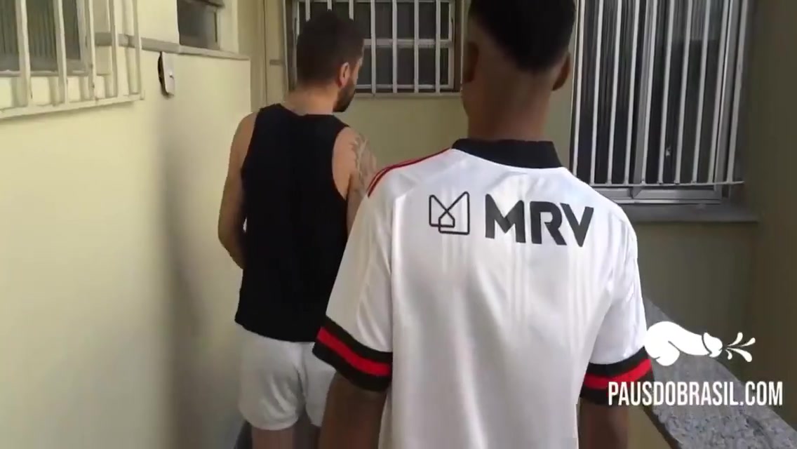 Peguei O Hetero Faz Tudo Do Condominio 5 Min - Gay Porn