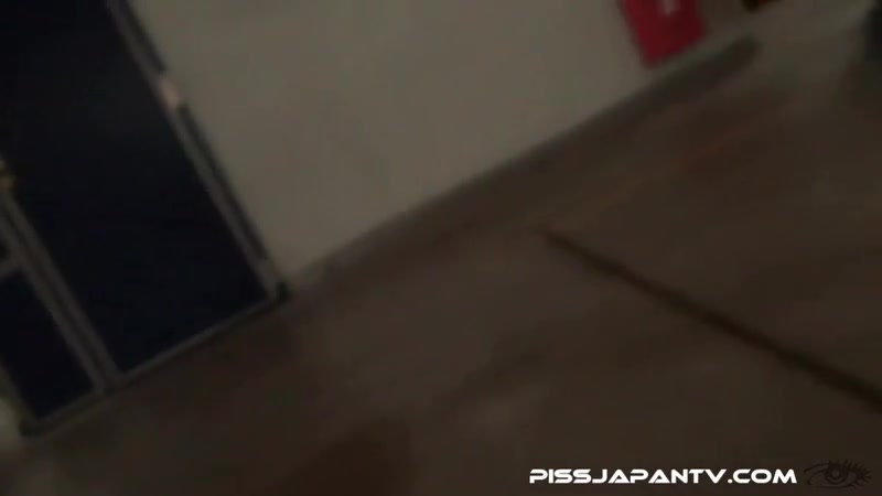 Making It Rain - PissJapanTV