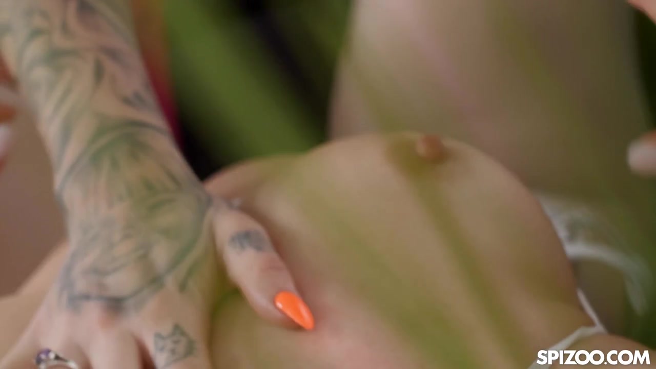 Wet Threesome With A Shaved Guy And Tattooed Sluts - Spizoo