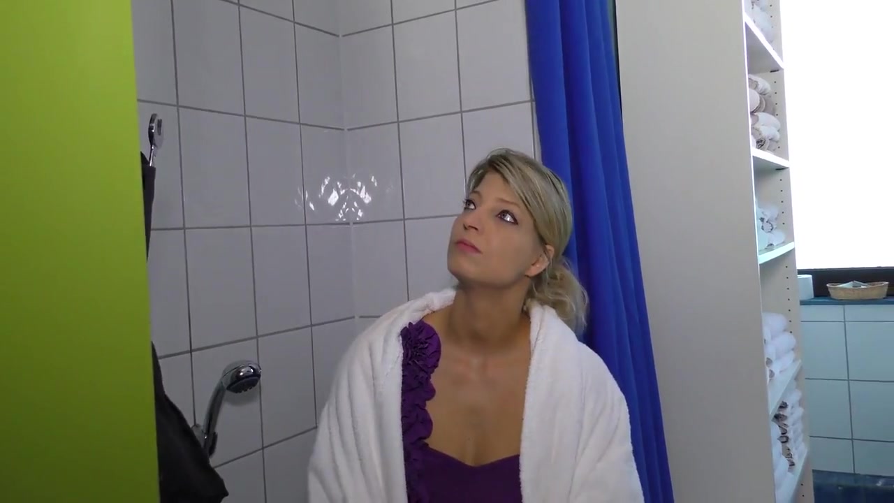 Great Fuck With The Plumber In The Bathroom