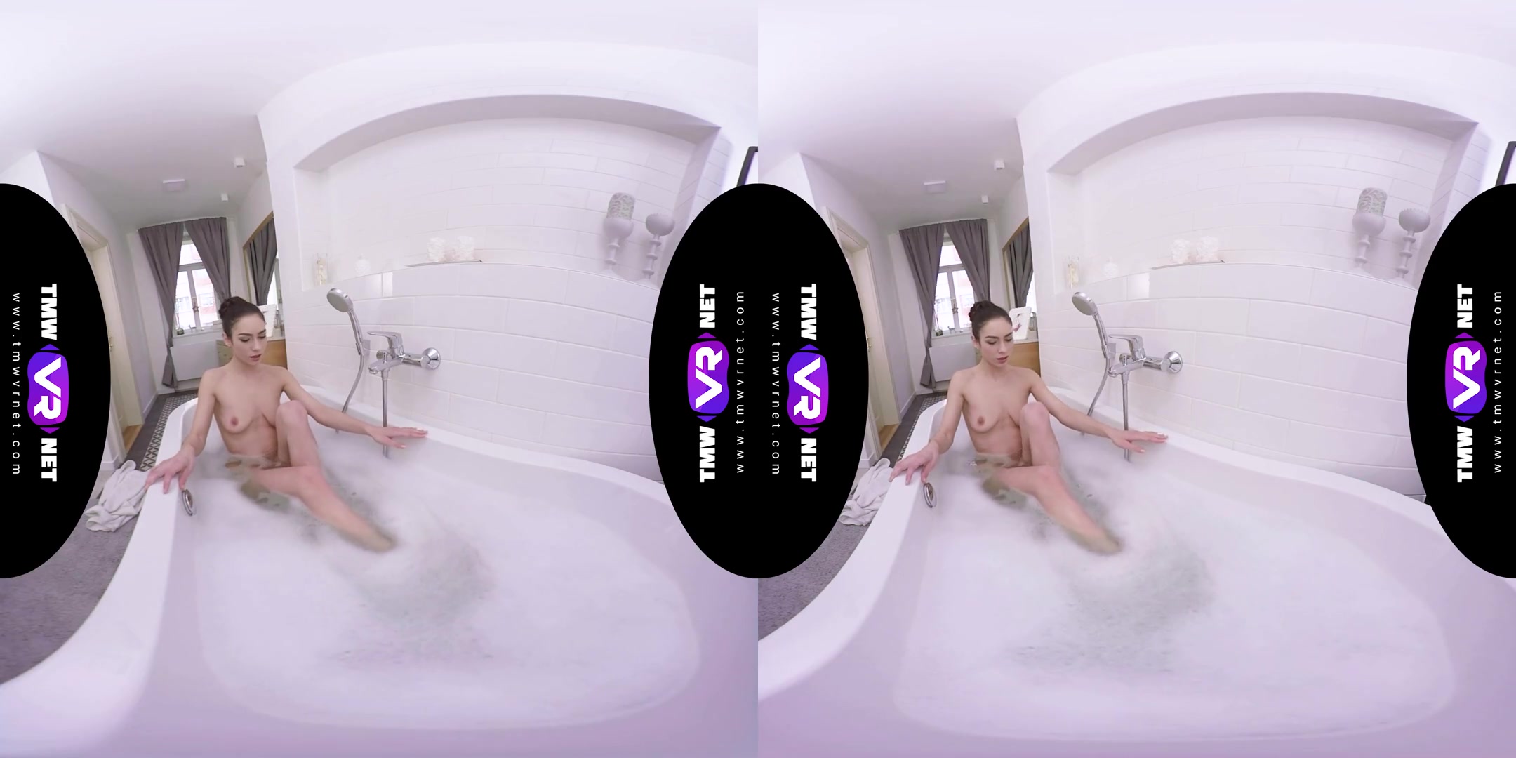 Arwen Gold in The Most Sensual Bath Solo By Arwen Gold In VR - TmwVRNet