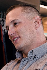 Brock Kniles