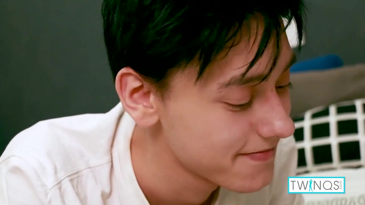 Brunette Stud Logan S Ends Up Covered In Jacob Os Messy Finish!
