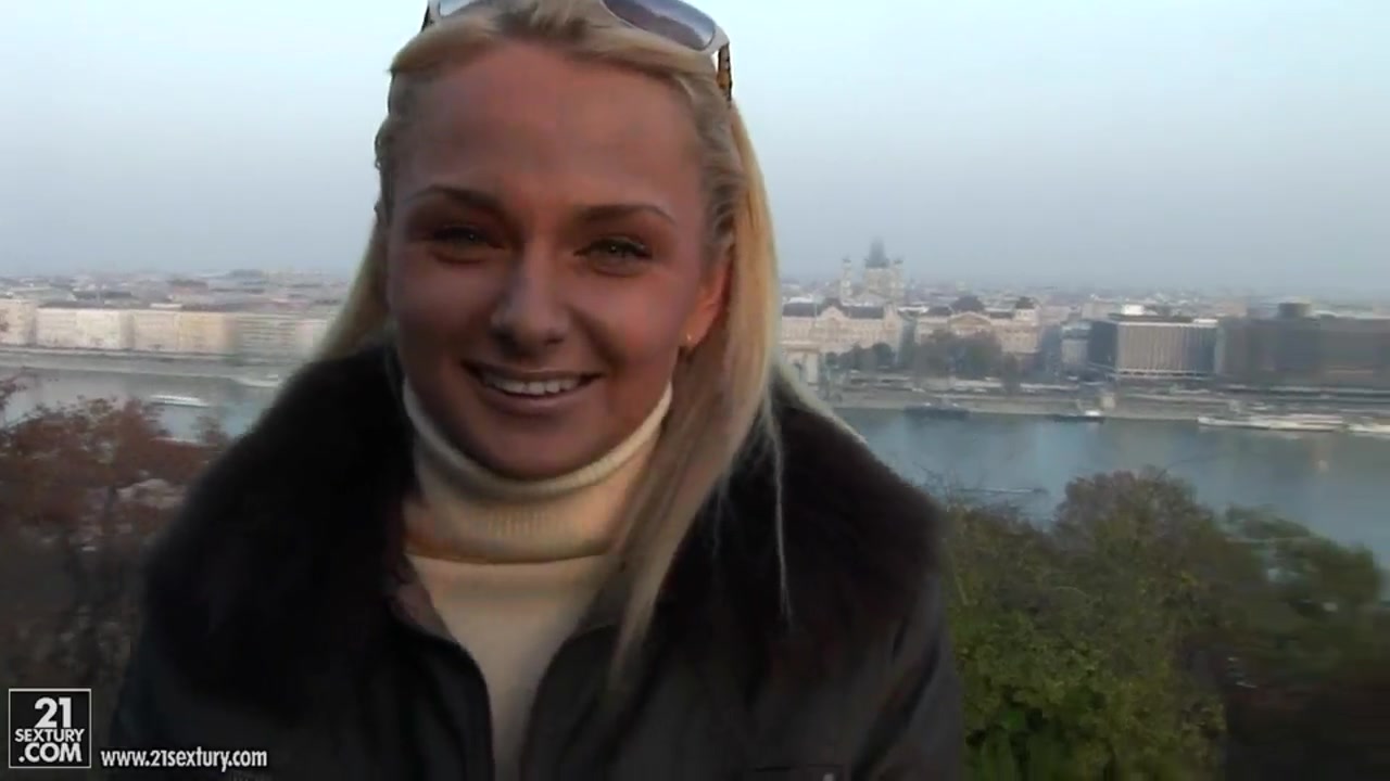 Marvelous Ivana Sugar taking a walk over the town and chatting