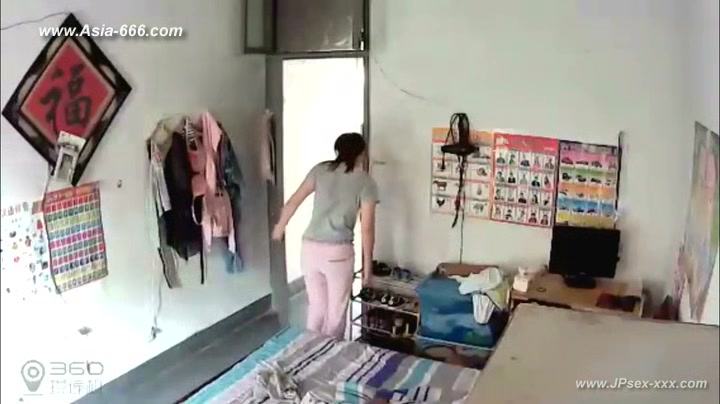 Hackers use the camera to remote monitoring of a lover's home life.238