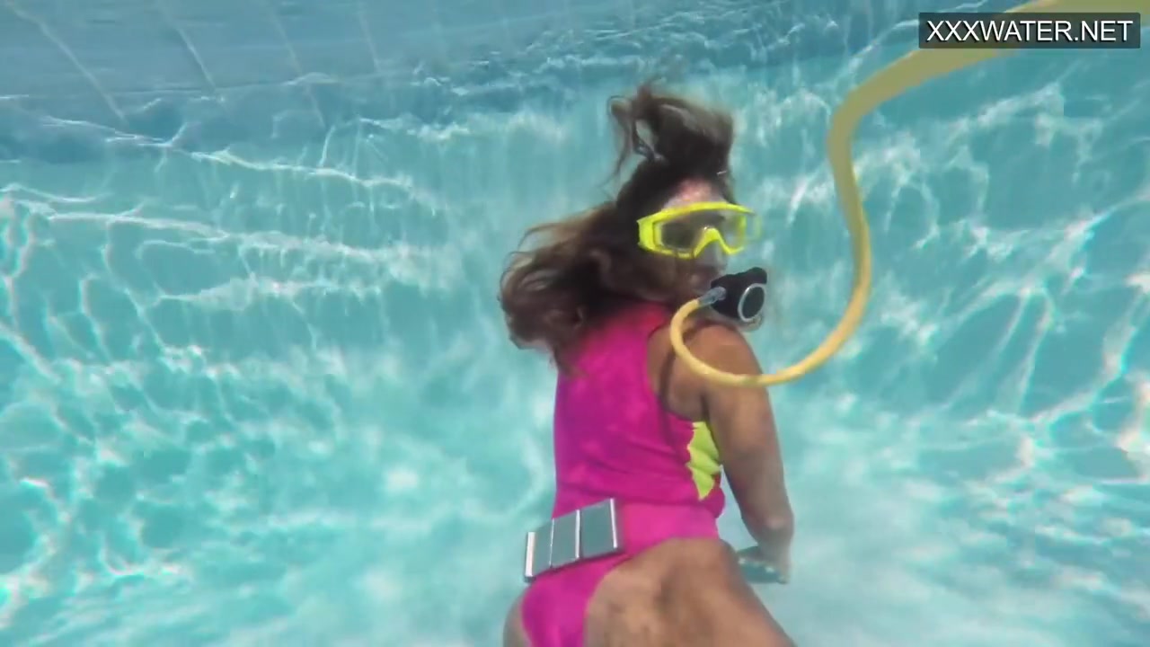 Platinum Blonde Irina Super Beauty Underwater