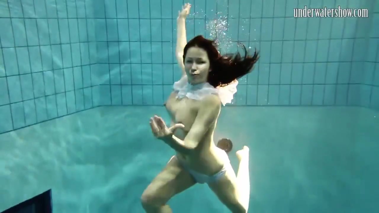 Hot Babe Swims In The Sea Like A Mermaid