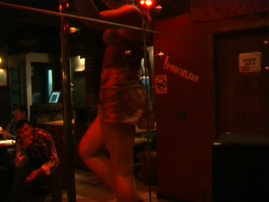 Cofi in home sex video with a slut sucking a big schlong
