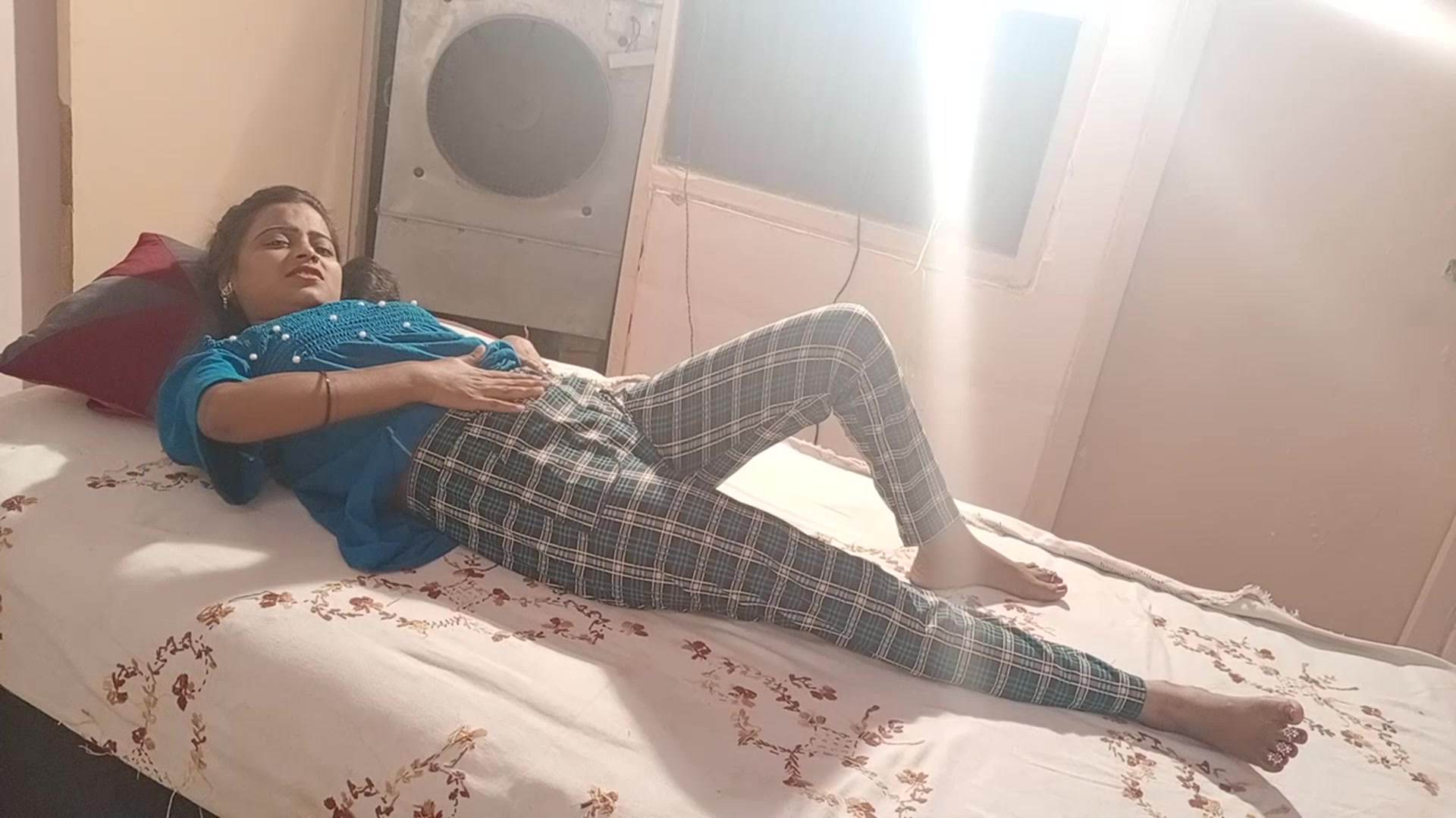 Horny Indian Mature Couple having intimate missionary desi sex, cum out of pussy