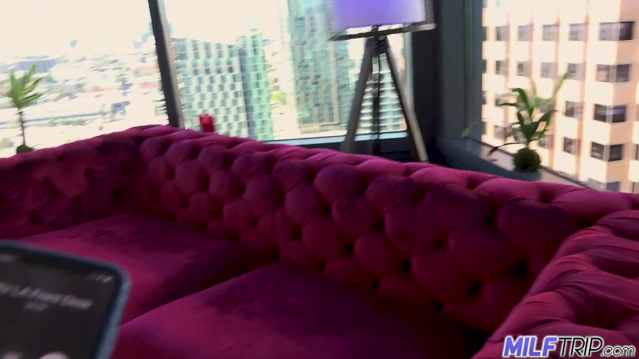 Pepper's MILF Hotel-Fuck - MilfTrip