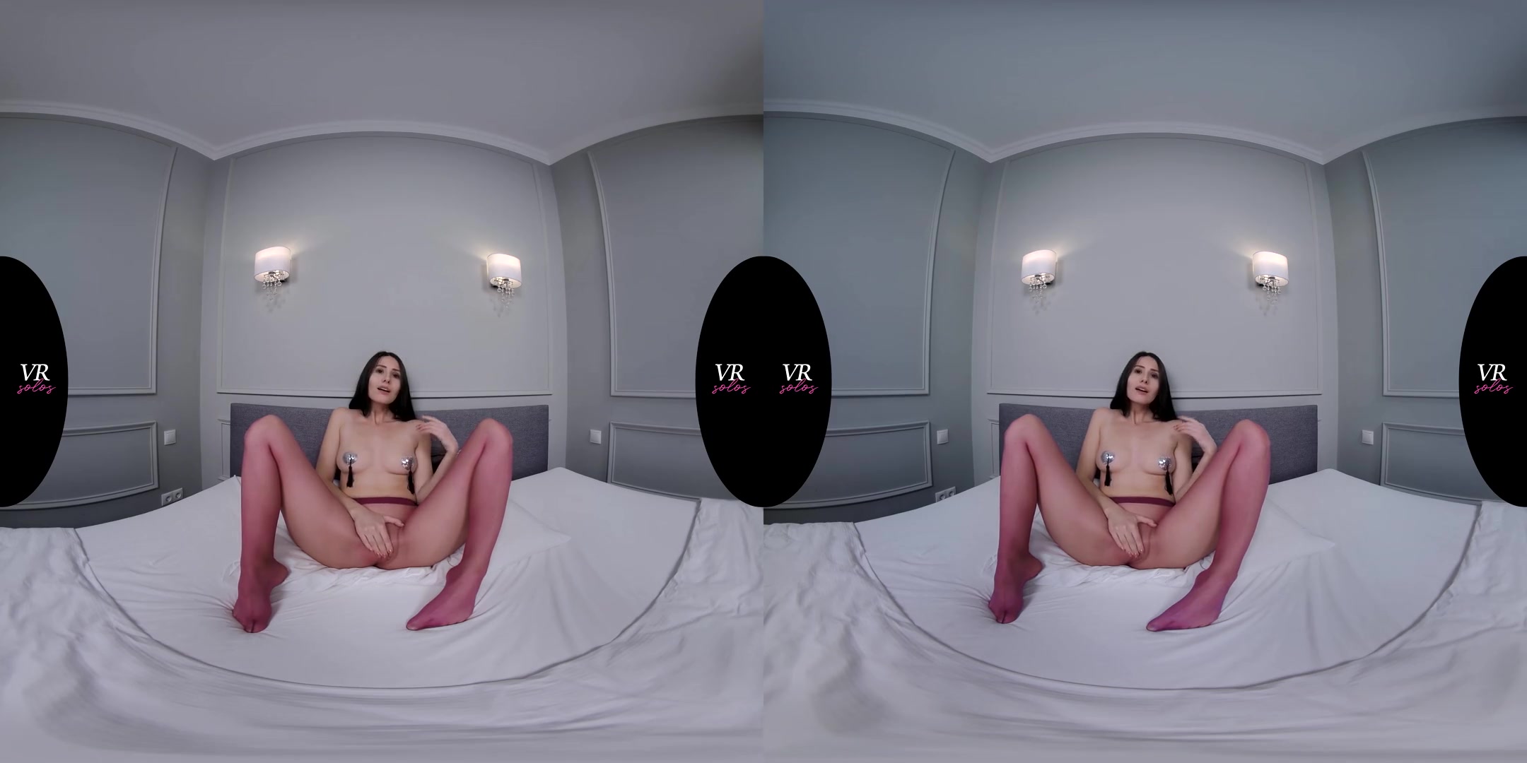 Vanessa's First VR Experience - SexLikeReal