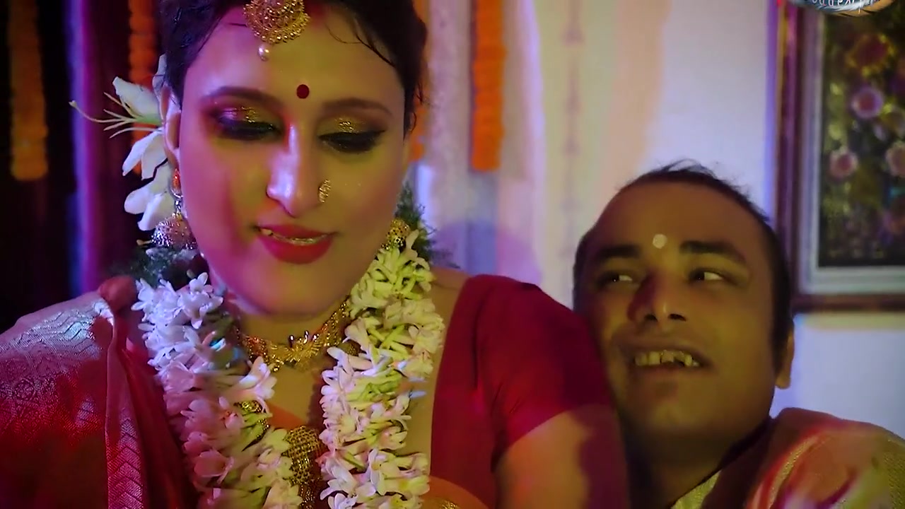 Mallu Vargabi Bhabhi 1st Weeding Night With Her Servent And Anal Sex