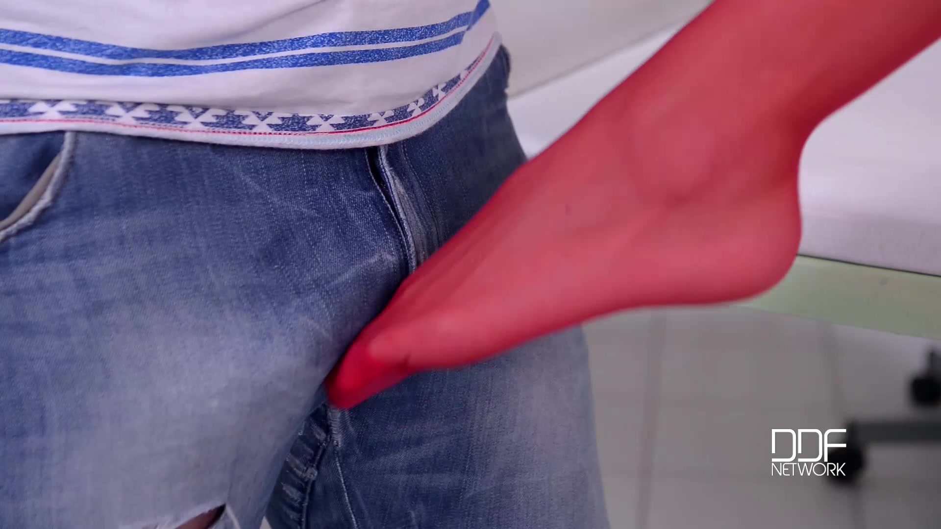 Meet Doctor Footjob - PornWorld