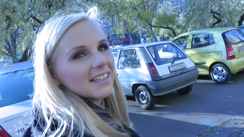 Sexy blonde enjoys anal fucking in the outdoors