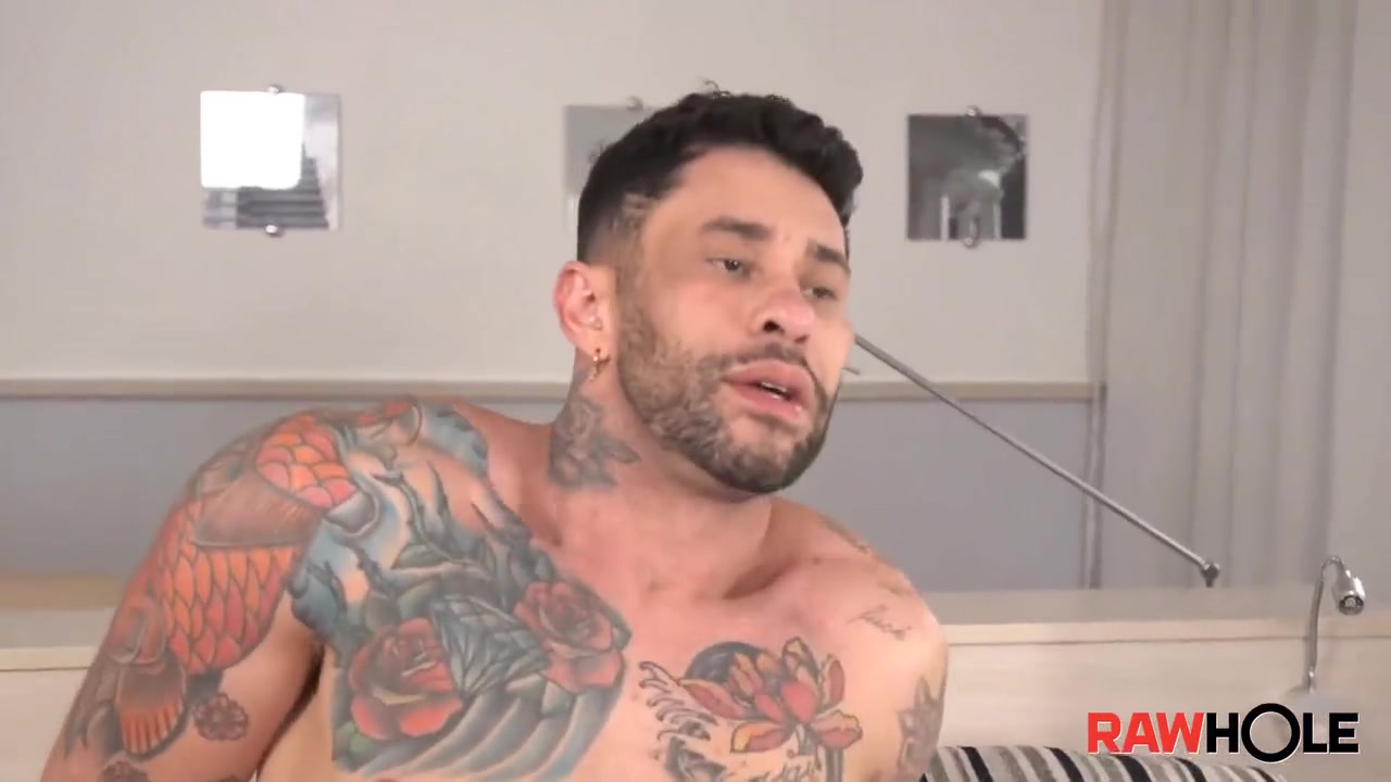 Latino Sucking Big Cock - Paulo Pikasso