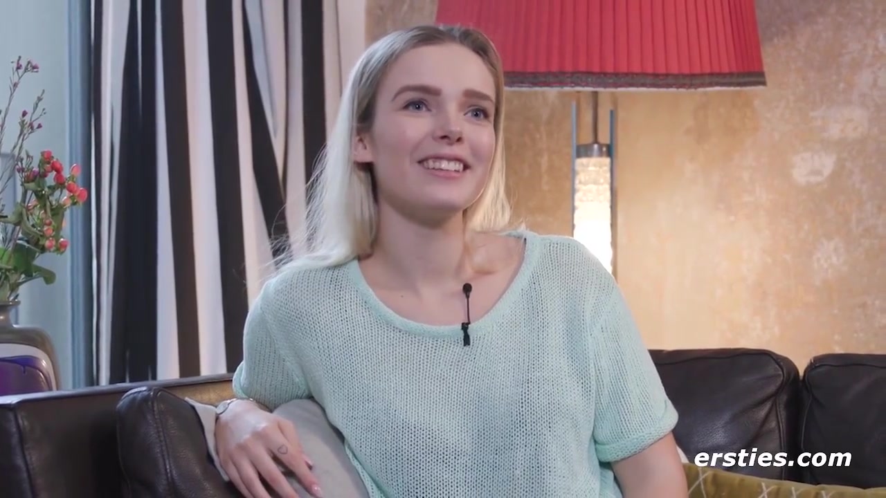 Die Blonde Sandy S Macht Es Sich Selbst Mit Einem