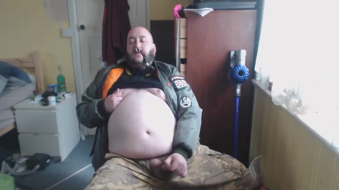 Pipe Smoking Fat Skinhead